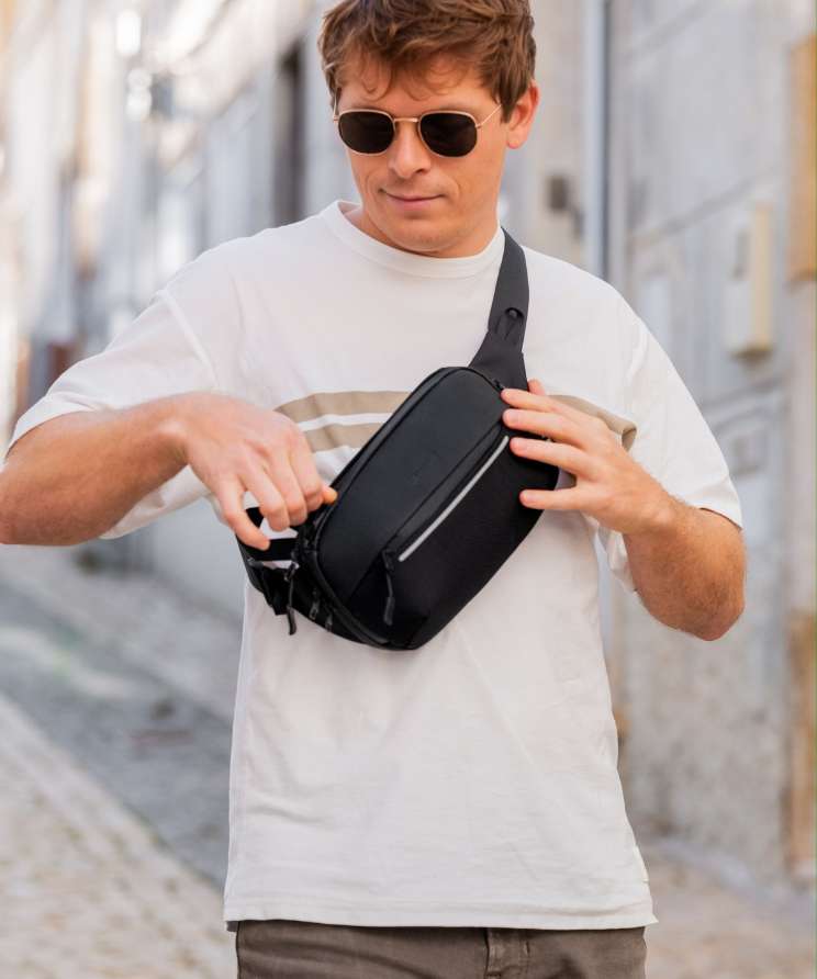 Schwarze Brusttasche für Männer spartahub