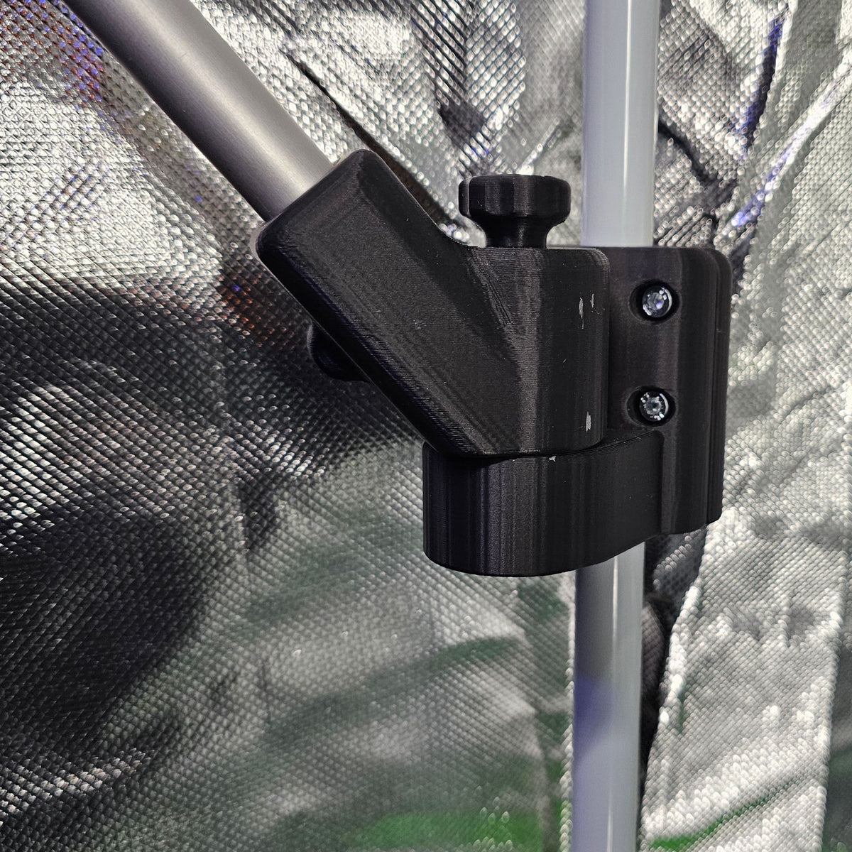 Rotary hinges with rod system